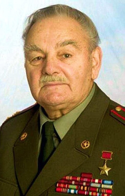 28 июля исполняется 100 лет со дня рождения известного российского писателя Владимира Васильевича Карпова