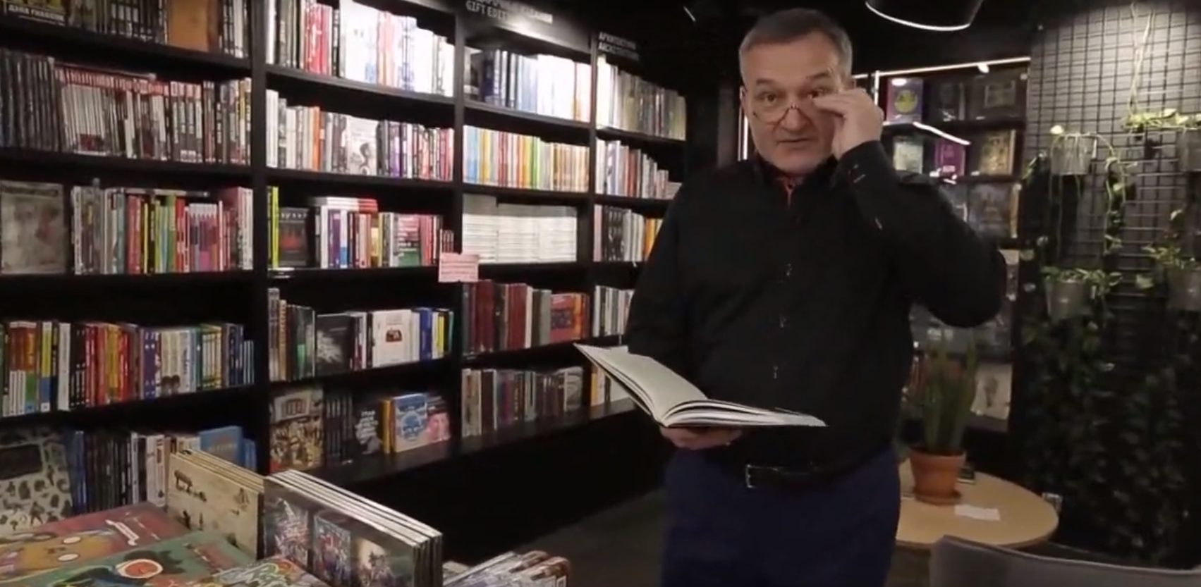 Обзор книжных новинок от Егора Серова. Эфир от 17.04.2020