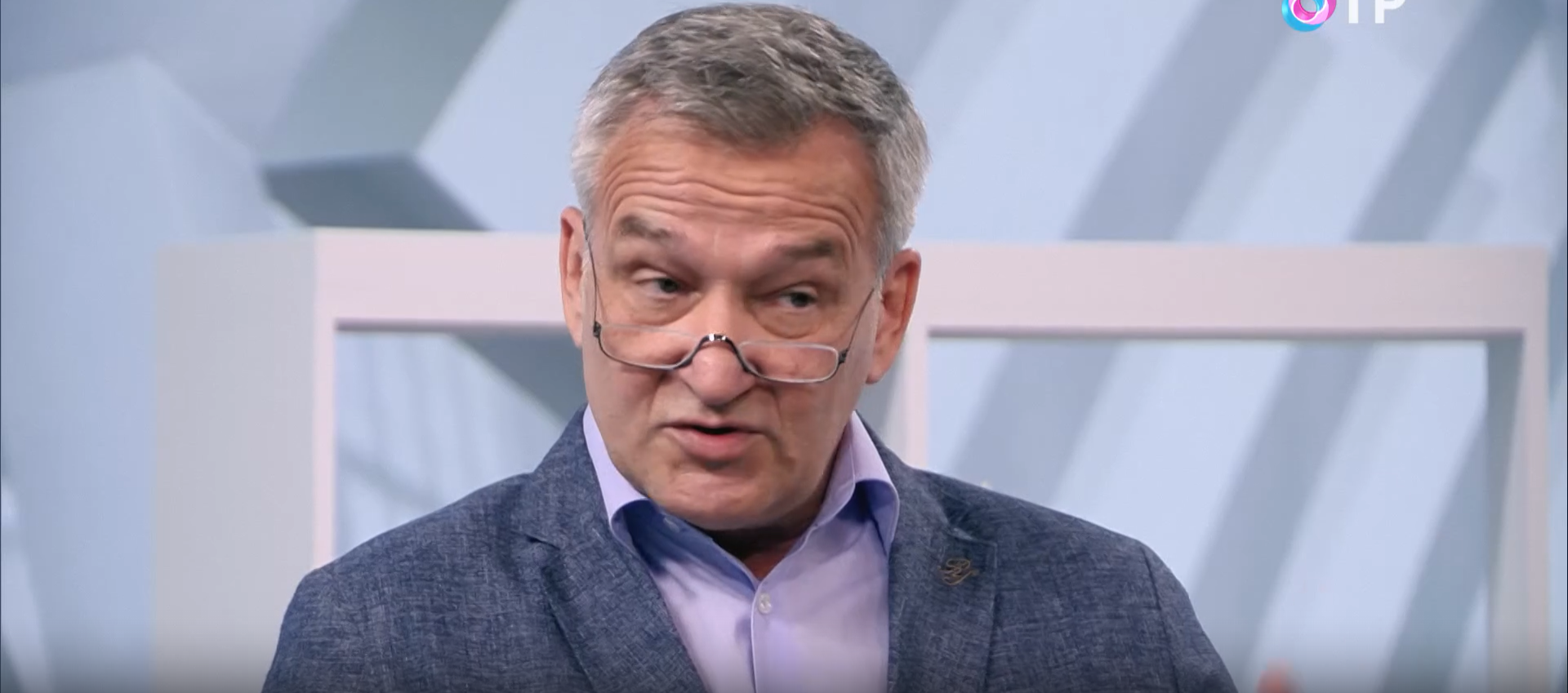 27 сентября на телеканале ОТР стартовала новая программа Егора Серова – "Почитаем!