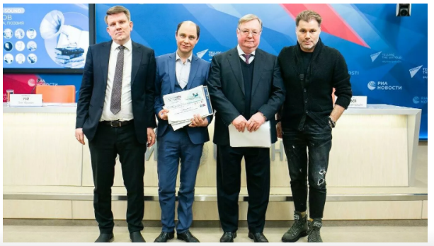 Новые проекты представят на втором фестивале "Книжный маяк Петербурга"