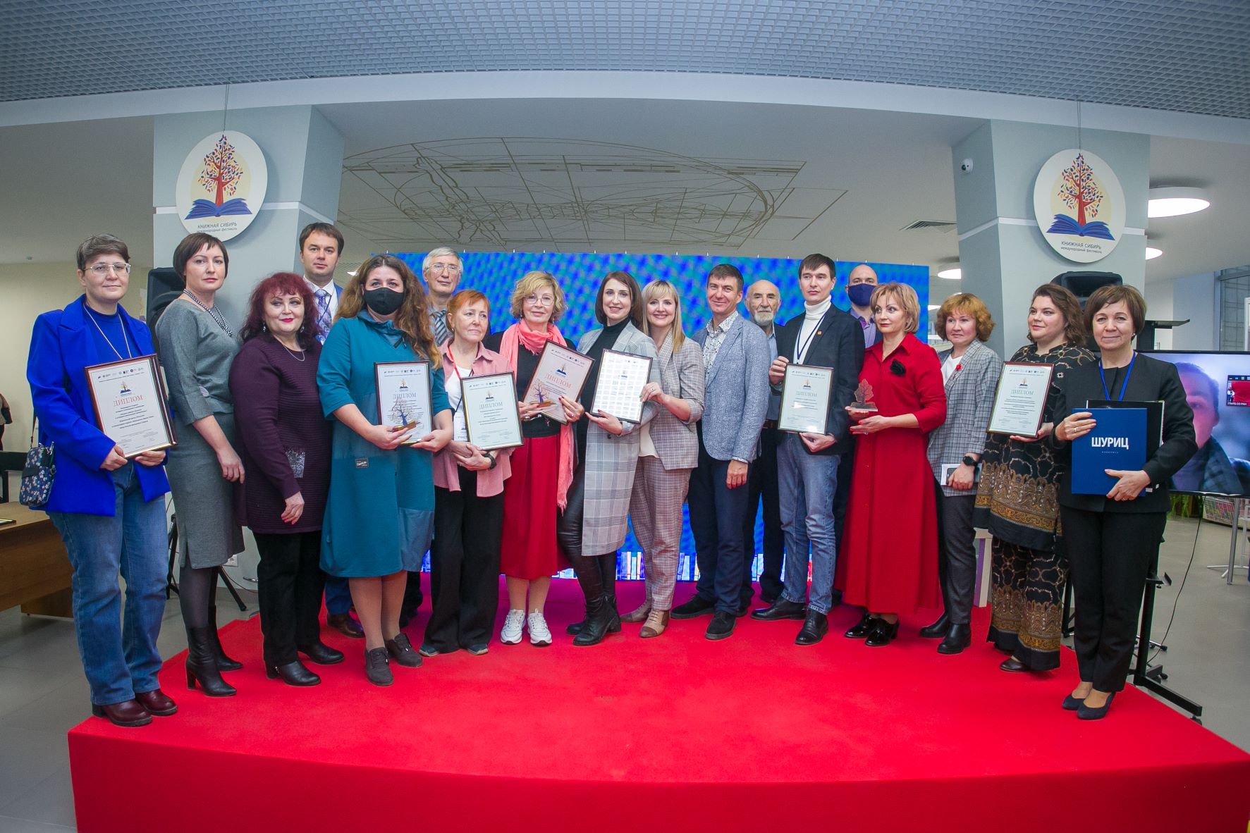 Более 100 мероприятий, 15 писателей и более 5000 посетителей – таковы результаты международного фестиваля «Книжная Сибирь»