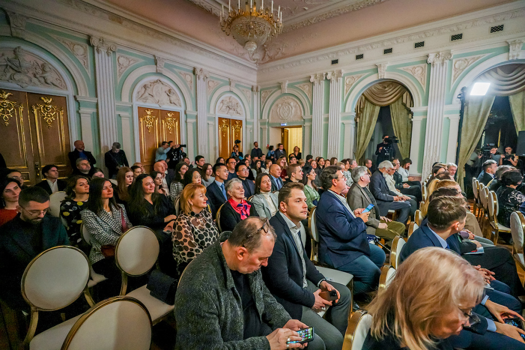 2024_12_06_PremiyaArsenieva_181457_110A1730.jpg 2024_12_06_PremiyaArsenieva_181457_110A1730.jpg