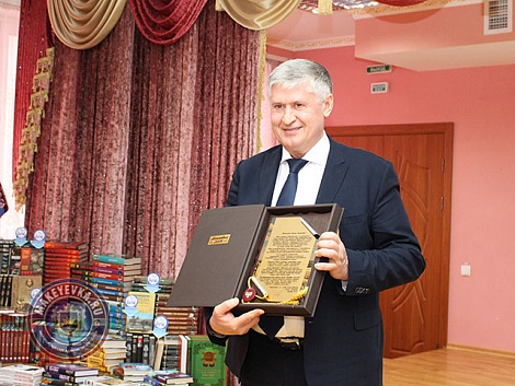 Более 5 тысяч книг получили библиотеки Макеевки